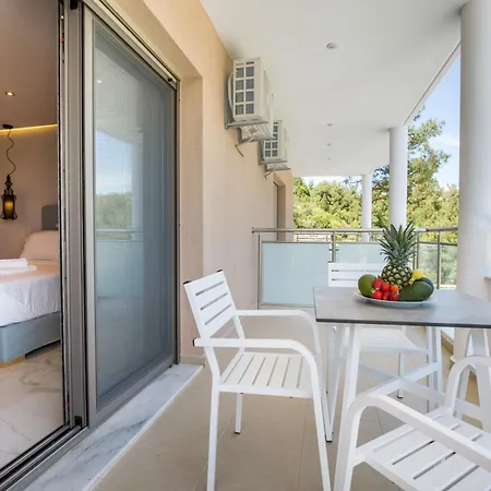 Meli Boutique Aparthotel 4*