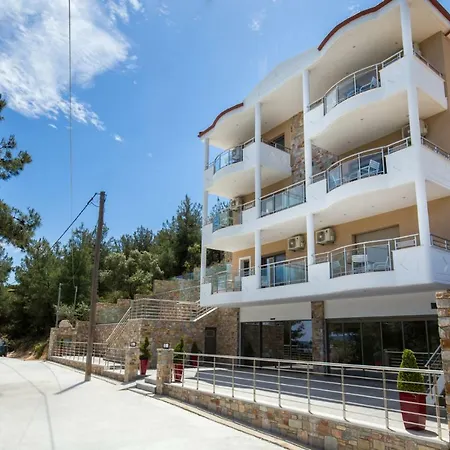 Meli Boutique Aparthotel 4*