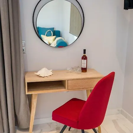 Meli Boutique Aparthotel 4*